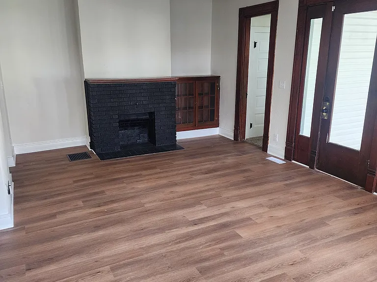 609 Main St #1 — Photo 4