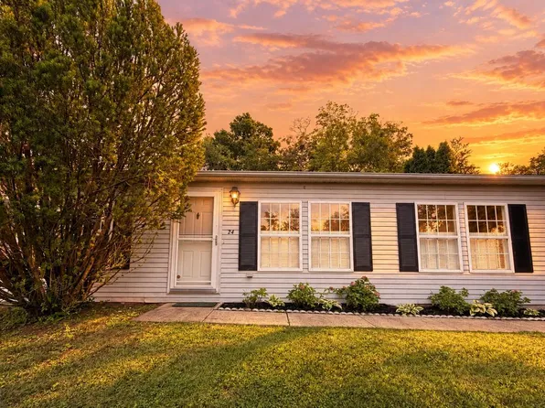 24 Shagbark Ct E, Harleysville, PA 19438