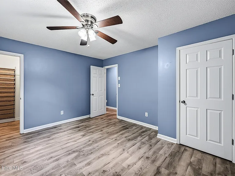 509 Redwood Pl — Photo 12