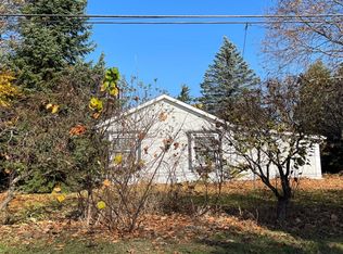 255 E Hamburg St, Pinckney, MI