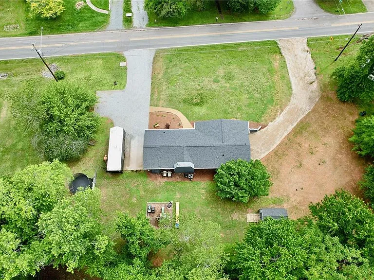 2025 Pope Rd — Photo 3