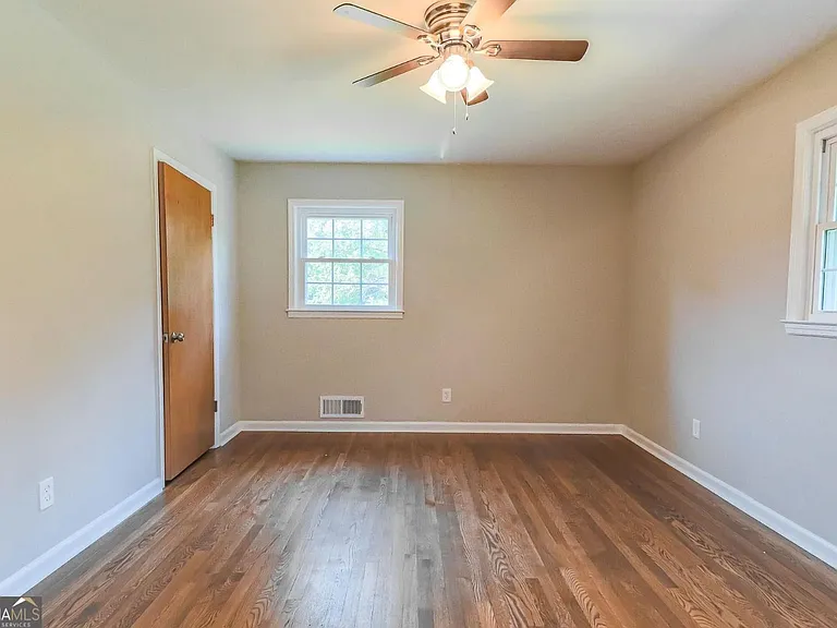 99 Woodvalley Dr — Photo 24