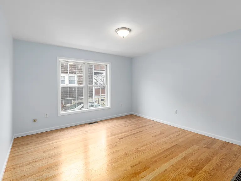 45 Harvard St #45 — Photo 5