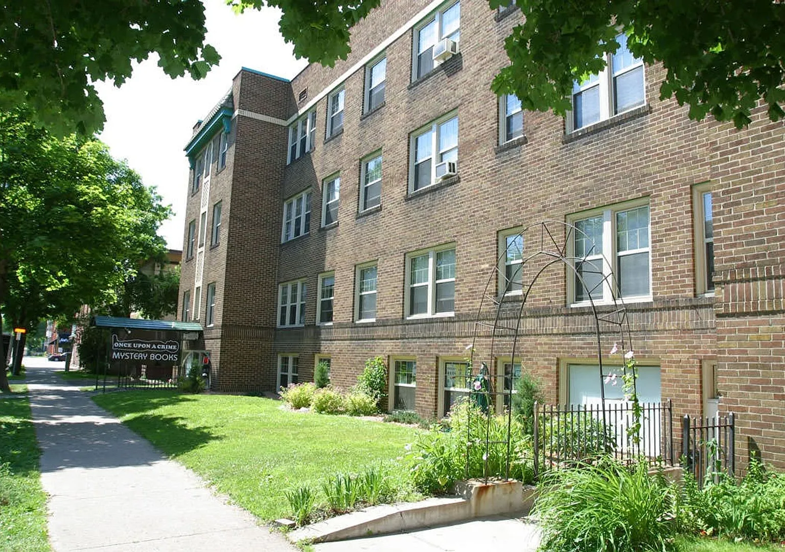 Garfield Apartments — Photo 3
