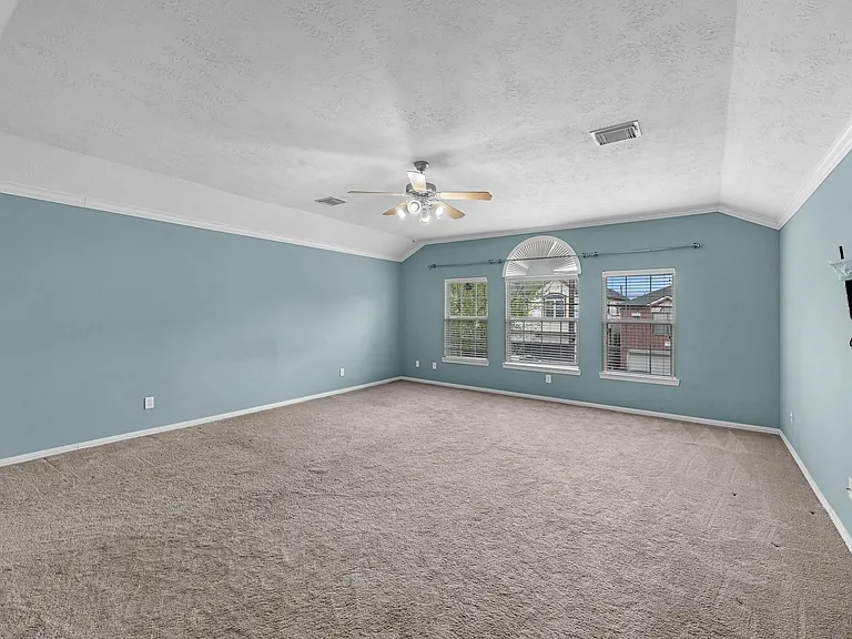 5228 Larkin St — Photo 15