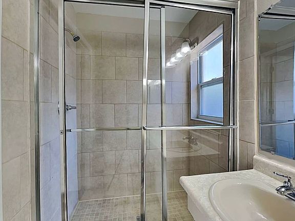 4th image of 11303 Plumtree Ct