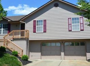 1908 NE Dill Dr, Lees Summit, MO 64086