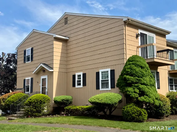 11 Deer Run #11, Bethel, CT 06801