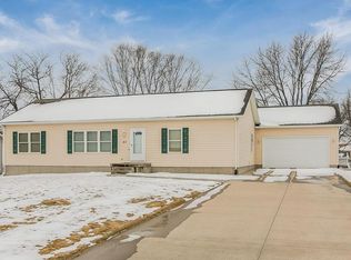 43 Drake Dr, Palo, IA 52324