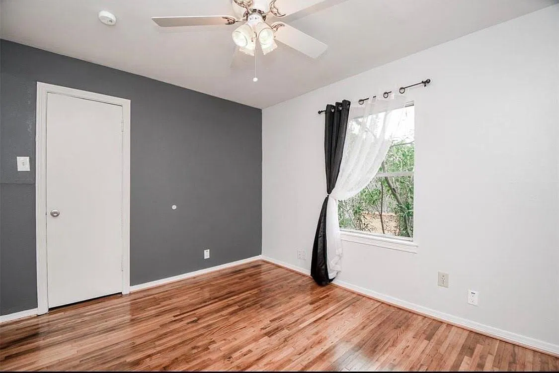 2 bed, 1.0 bath, 3120 sqft, $950 — Photo 2