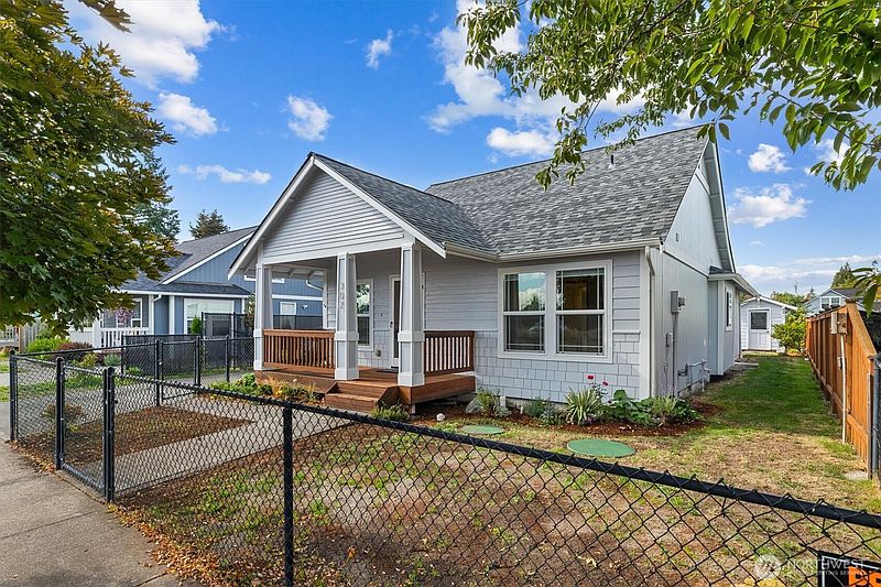 4th image of 307 Solberg Street NW