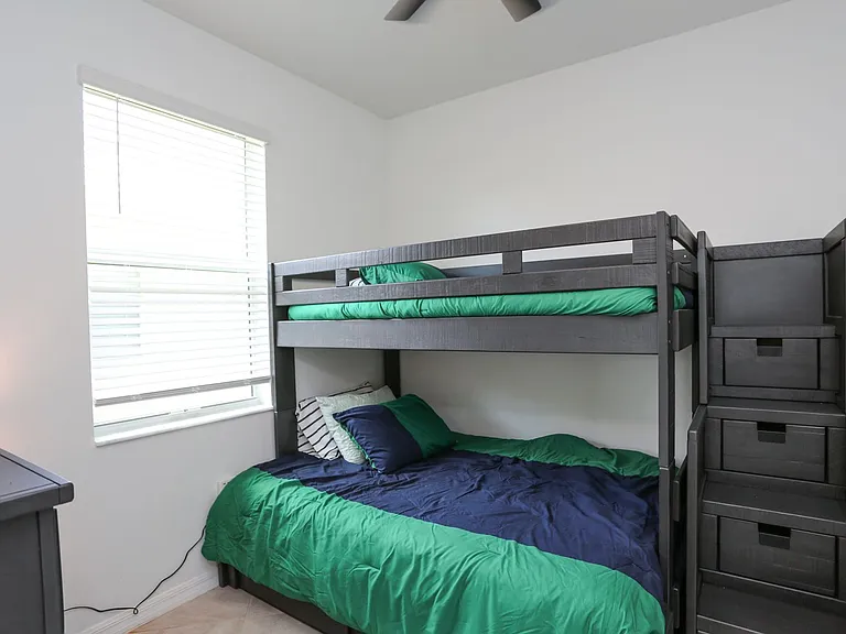 2155 Hamlin St — Photo 36