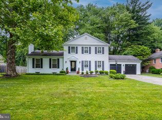 6729 Newbold Dr, Bethesda, MD 20817