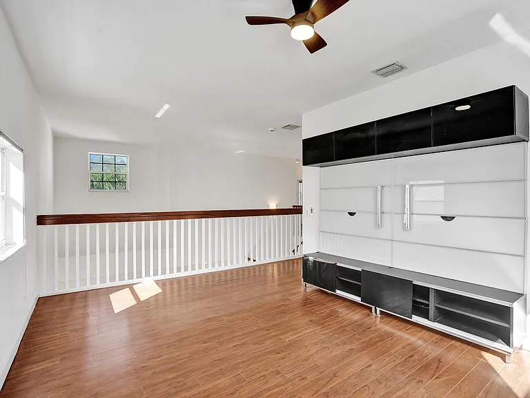 4214 NW 38th Dr — Photo 38
