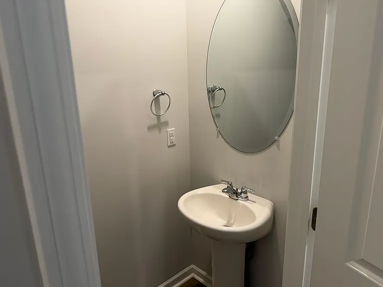 1407 Walker Way — Photo 6