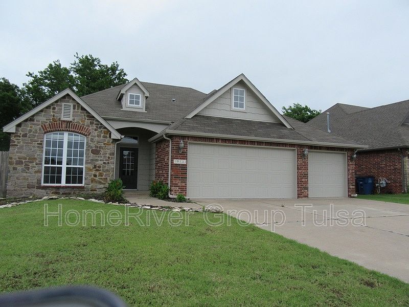 1st image of 19133 E 48th Pl