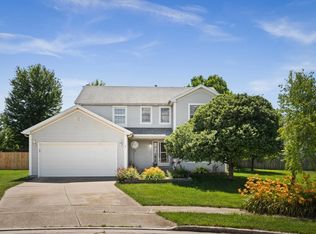 7 Tralee Ct, Bloomington, IL 61704