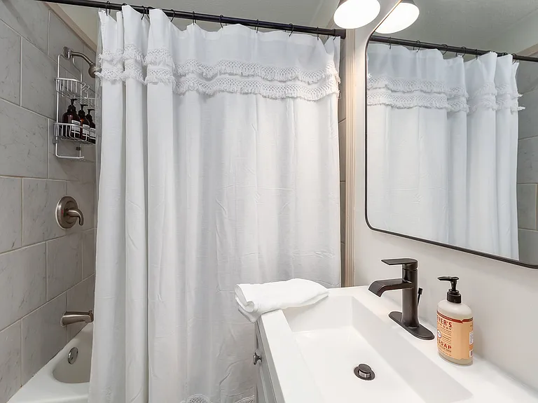 110 Westwood Ave — Photo 13