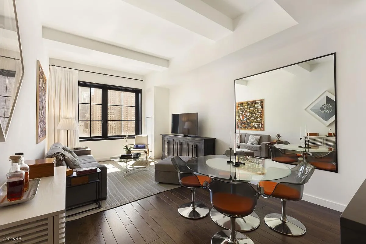 425 W 50th St APT 12D photo 1