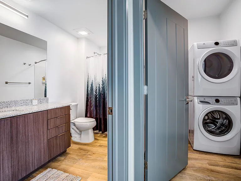 Full Bathroom and Laundry Machines
