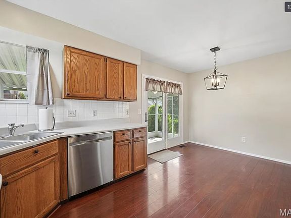5th image of 12 Brooker Ct