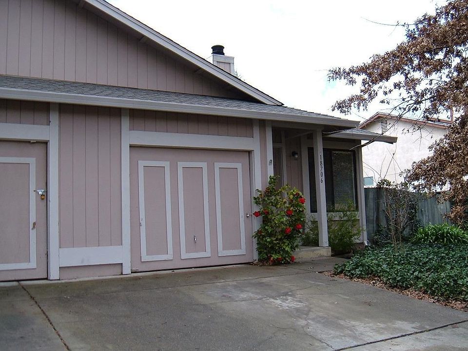 18706 Front Part of Duplex