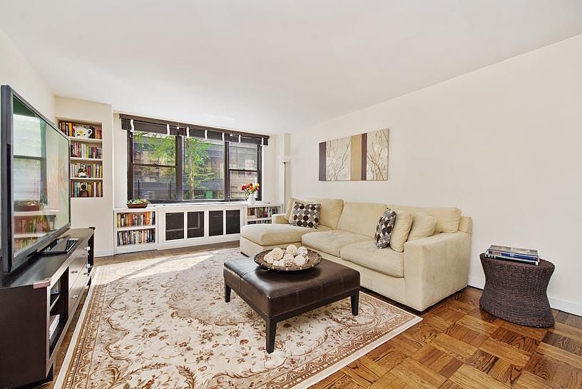 1st image of 235 E 57th St Frnt 2