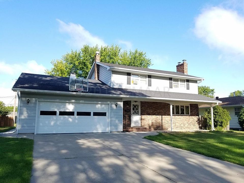 2 Story Home Close to Schools
