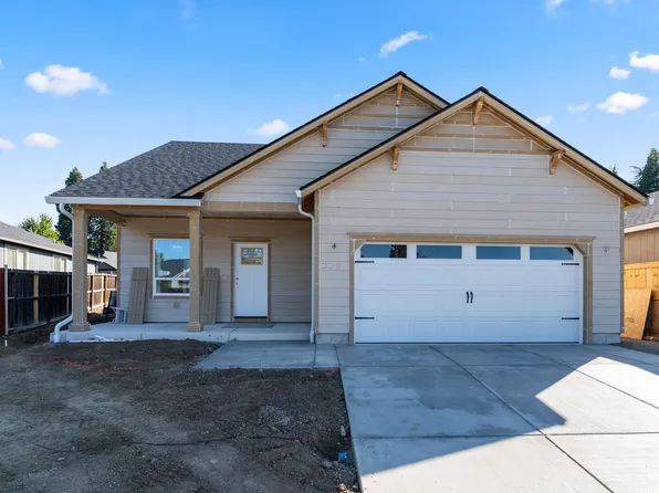 2211 Piazza Dr, Medford, OR 97501