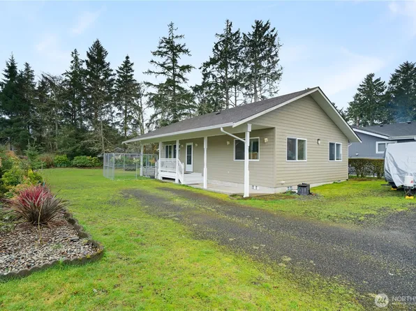 281 Cakesosta Street SE, Ocean Shores, WA 98569