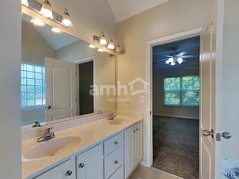 3146 Jenkins Dr — Photo 11