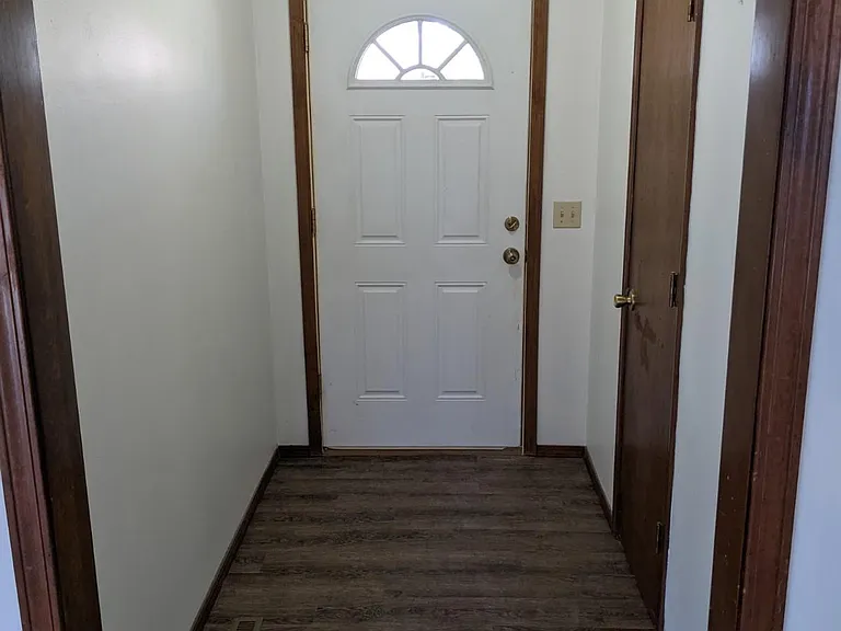 1426 S Saint Marys Ave — Photo 9