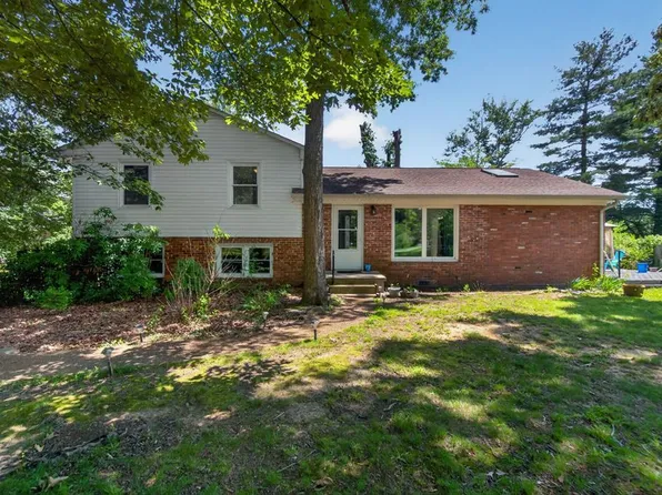 935 Glenwood Dr, Cookeville, TN 38501