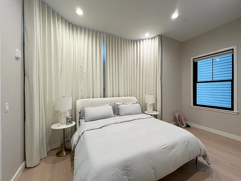 360 Meridian St #7 — Photo 9