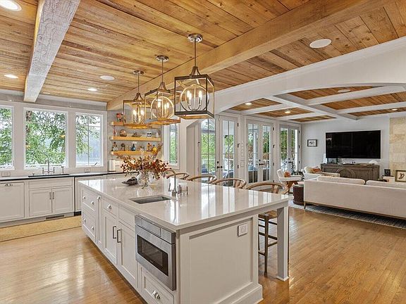 3rd image of 150 Lochwood West Dr