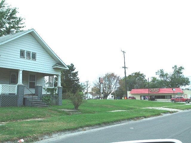 306 E Carpenter St Moberly Mo 65270 Mls 385117 Zillow