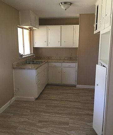 3rd image of 631 Saipan Pl