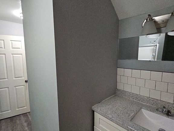 4th image of 170 Park Ave #201