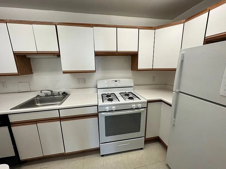 New King Edward Apartments — Photo 172
