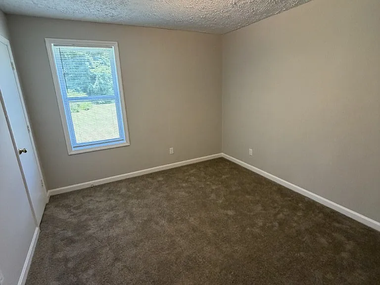 360 Creekwood Ct #B — Photo 11