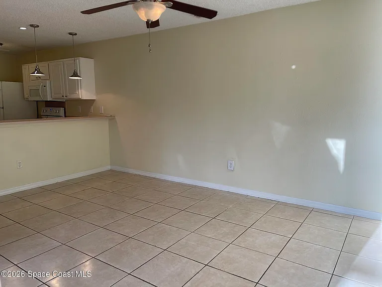 1495 Malibu Cir NE #102 — Photo 4