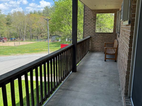 1361 E Lizard Creek Rd #4, Lehighton, PA 18235