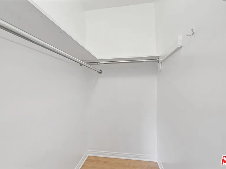 1827 Delaware Ave — Photo 10