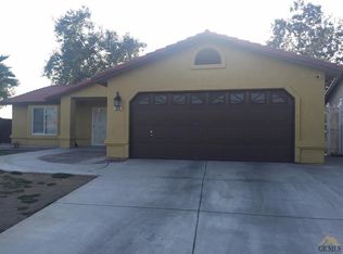 809 Hacienda Way, Delano, CA 93215