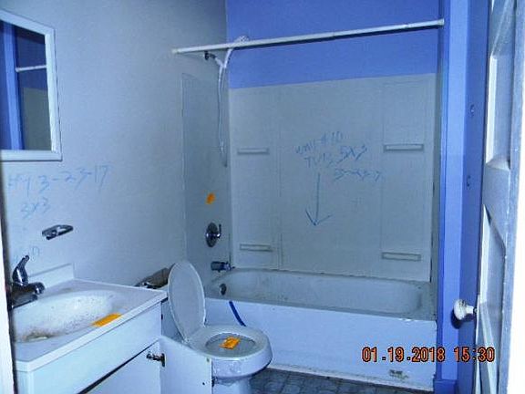 5th image of 328 Highland Ave