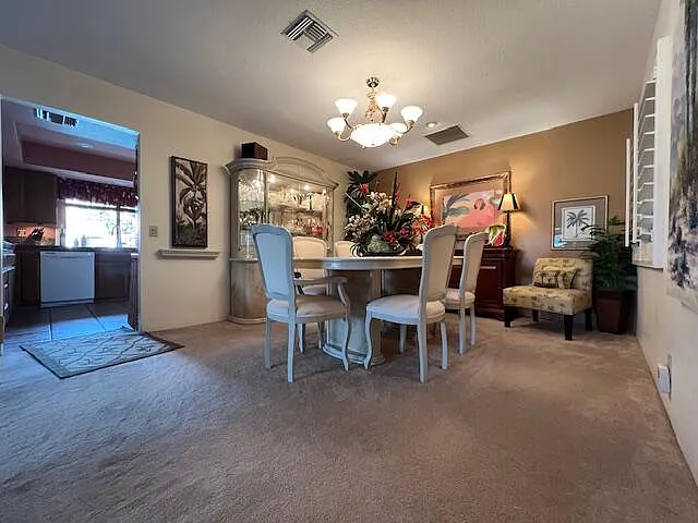 3 bed, 2084 sqft, $6,000 — Photo 3