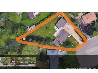 6521 3rd Street Ct N, Oakdale, MN 55128