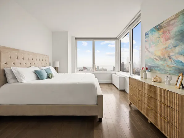 388 Bridge Street image 6 of 17