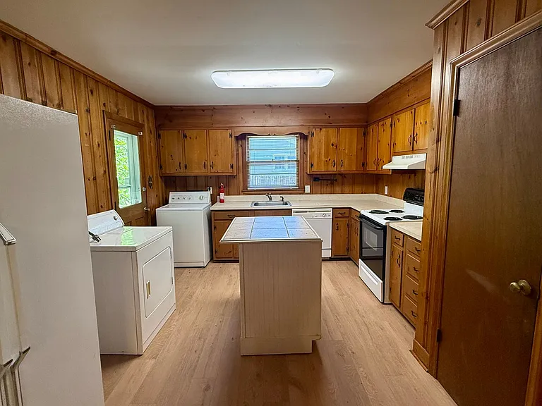 2609 Hickory Ave — Photo 5