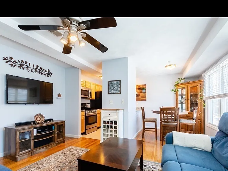 21 Adams St #202 — Photo 2